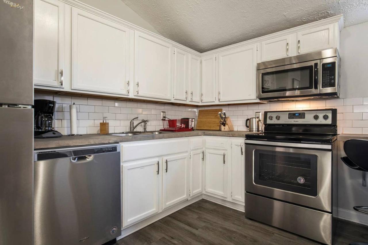 Louisville Dream House 4Br 2Ba By Cozysuites Exterior foto